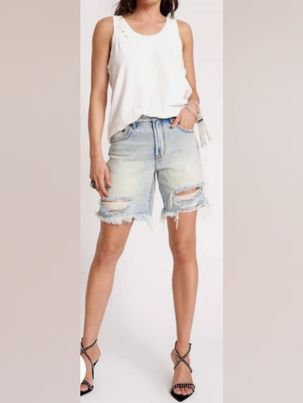 One Teaspoon jackson mid waist wide leg shorts.